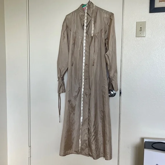 I. Magnin Beige Button-Up Rain Coat - Picture 4 of 5